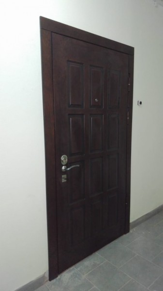 Входная металлическая дверь в квартиру